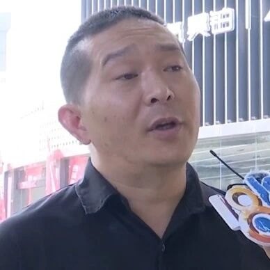 路上突然出现“小乌龟”,故障后维修一波三折……靠开车养家的他扛不住了